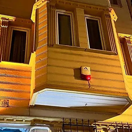 Pembe Istanbul