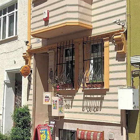 Pembe Istanbul