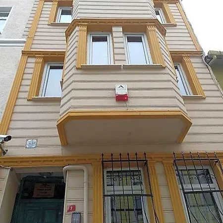 Hotel Pembe 3*