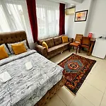 Hotel Pembe 3*